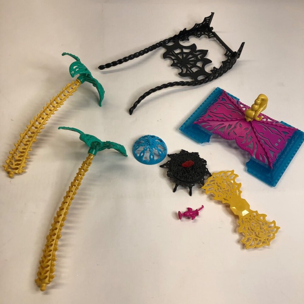 monster high Replacement Parts for 13 Wishes Desert Frights Oasis INCOMPLETE set